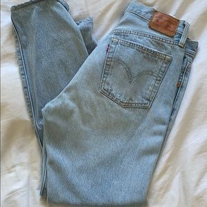 Levi’s 501s light washed jeans size 28